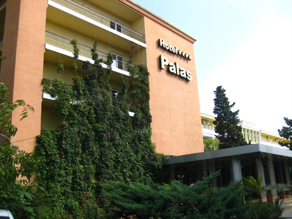 Hotel Palas Mamaja Zewnętrze zdjęcie